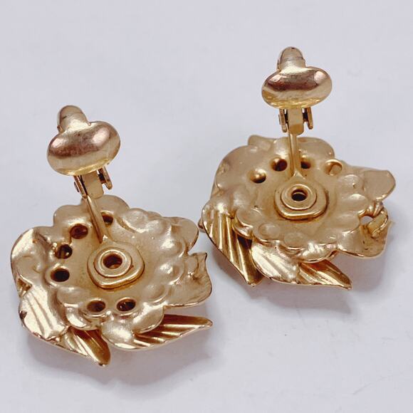 Vintage Signed Star Mid Century Gold Tone Layered Leaf Cluster Clip On Earrings - Picture 8 of 11